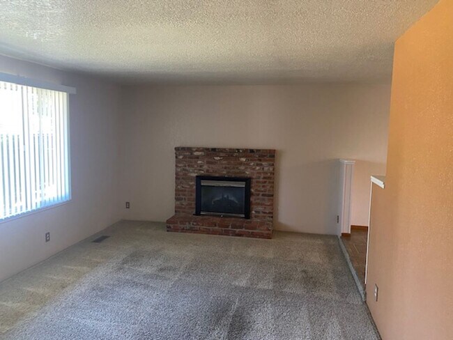 Building Photo - 680 Malabar St