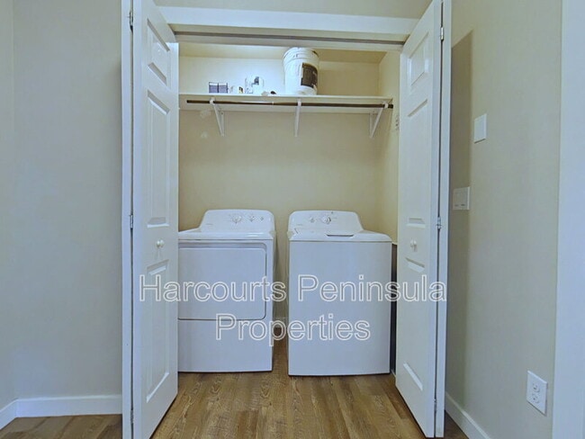 Building Photo - 1223 11th St