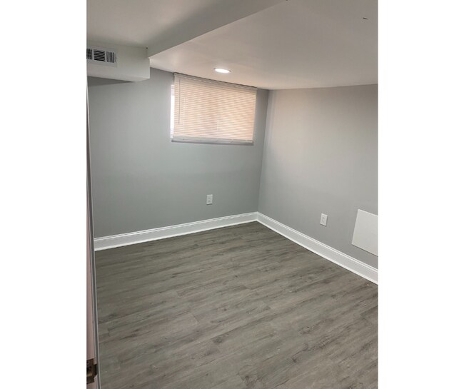 Building Photo - 5114 Belair Rd