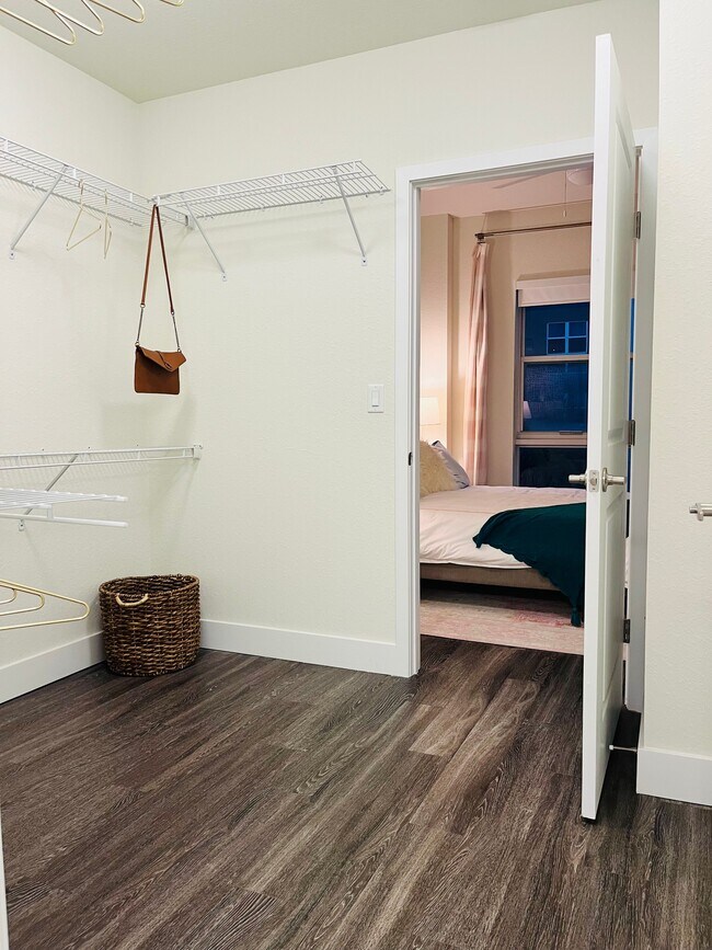 Building Photo - 455 NE 27th St