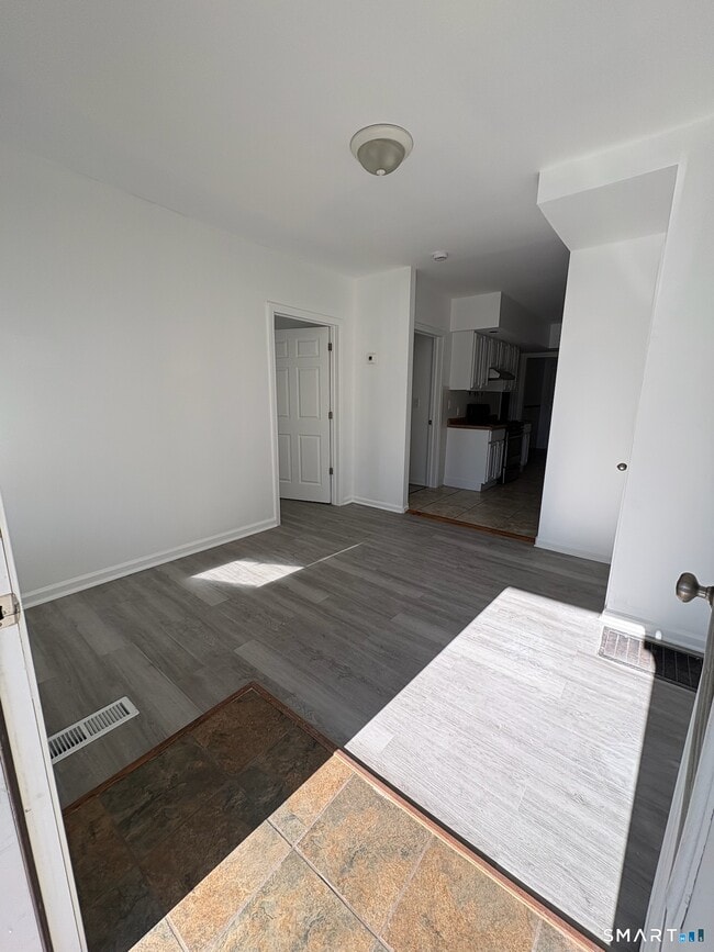 Building Photo - 144 Whittier St