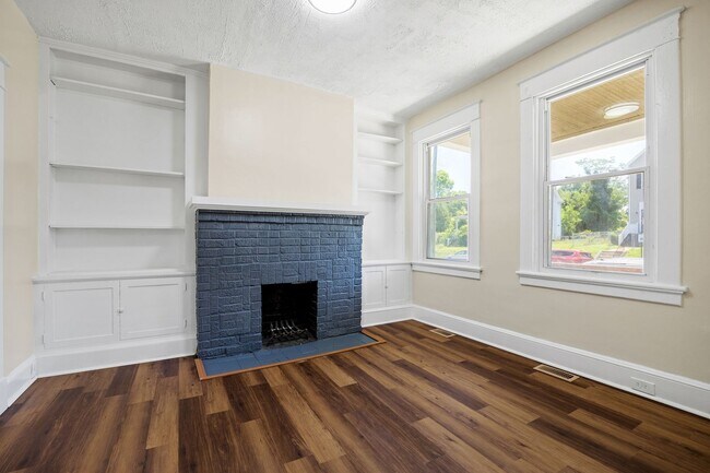 Building Photo - Completely Renovated 3 Bedroom Home in Hig...