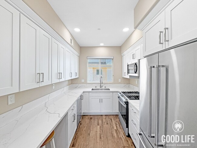 Building Photo - Beautifully Maintained Townhome in Pristine St Cloud Community