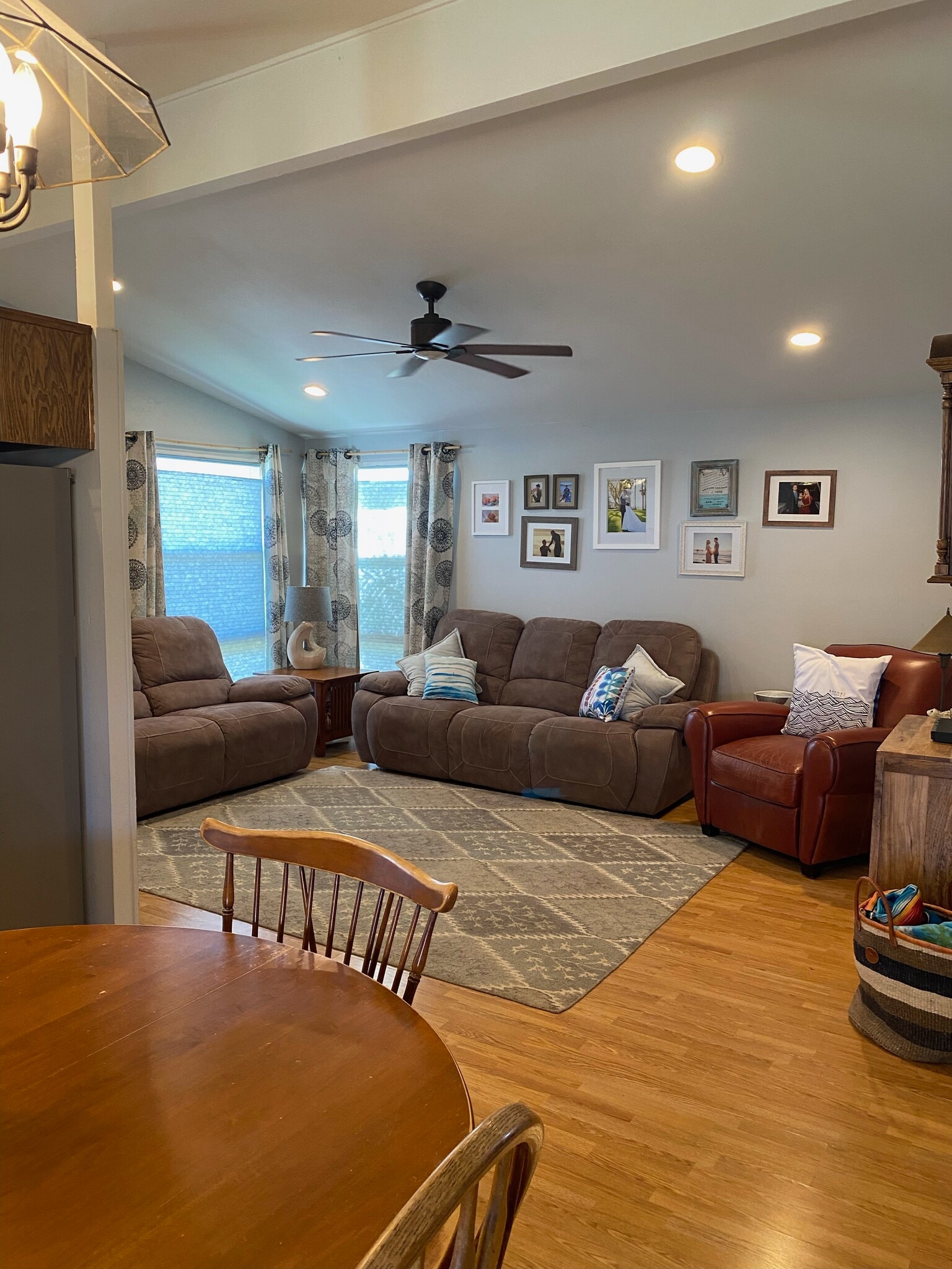 Family Room - 9302 Fermi Ave