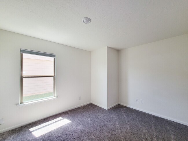 Building Photo - 727 Hardwood Grv Ct