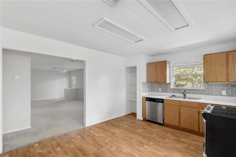 Building Photo - 3774 N Bagdad Rd