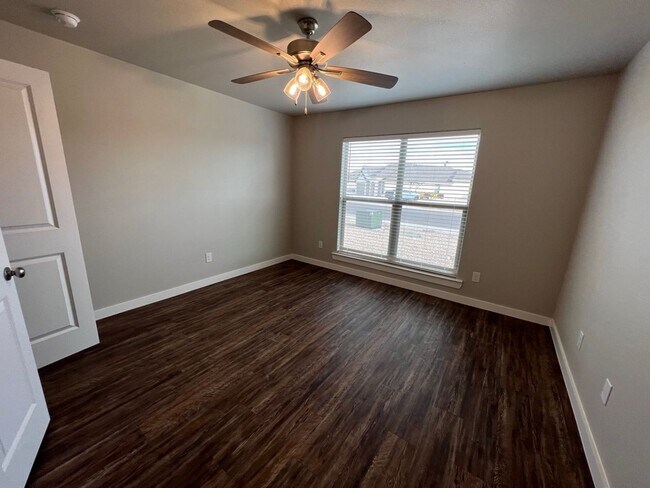 Building Photo - New Beginnings Start At AMRR: RARE 4 BEDROOM IN FRENSHIP ISD