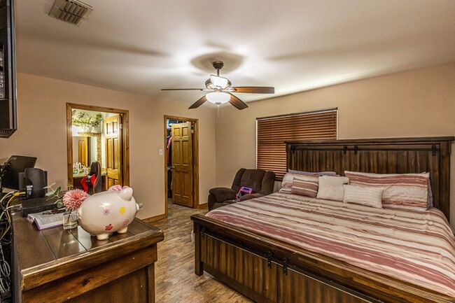 Building Photo - 9618 Mallard Loop