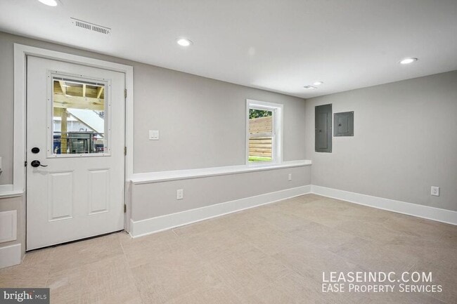 Building Photo - 4012 5th St NW