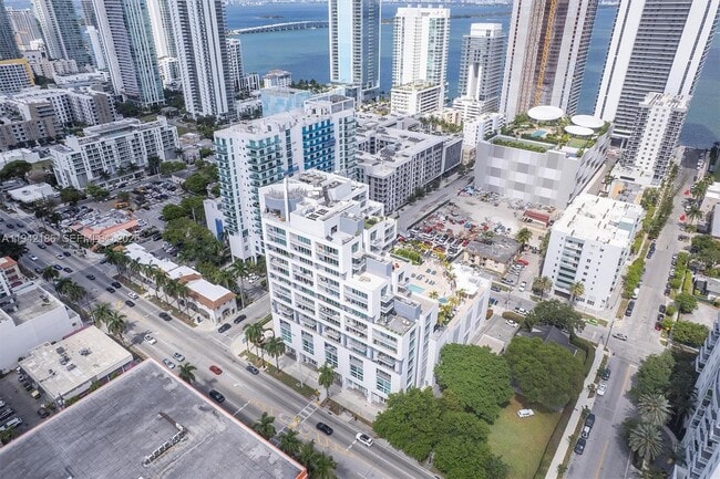 Building Photo - 350 NE 24th St