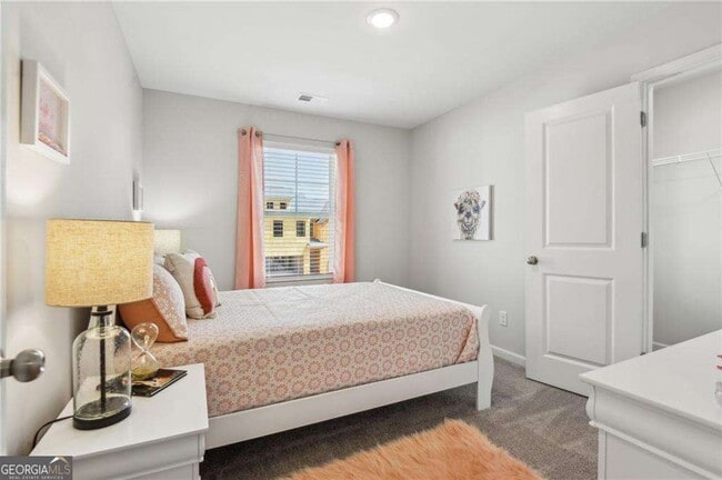 Building Photo - 2568 Swan Lake Dr SW