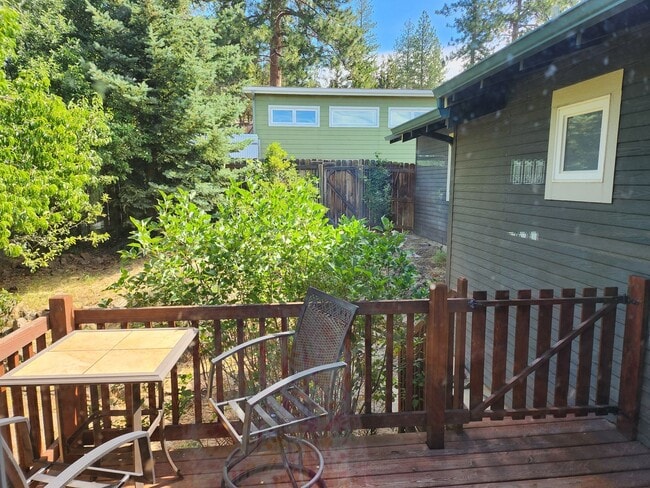 Building Photo - 2564 Monterey Pines Dr