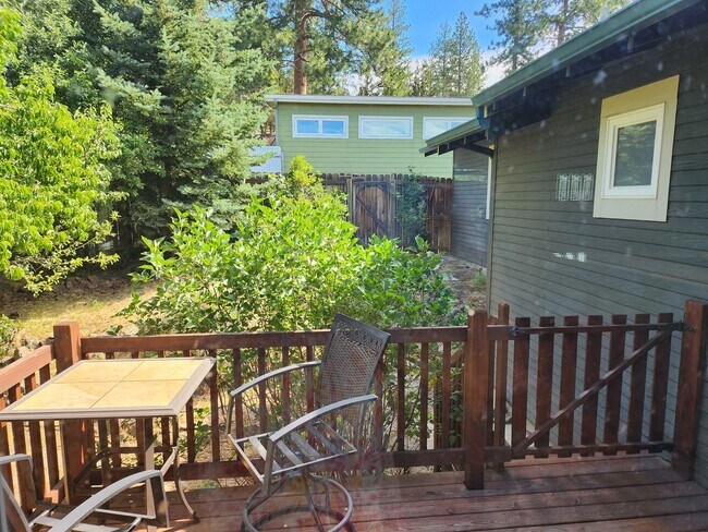 Building Photo - Available Now! | West Hills | Bend
