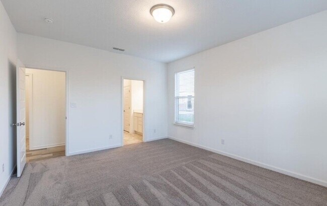 Building Photo - 8060 Clarks Creek Ct