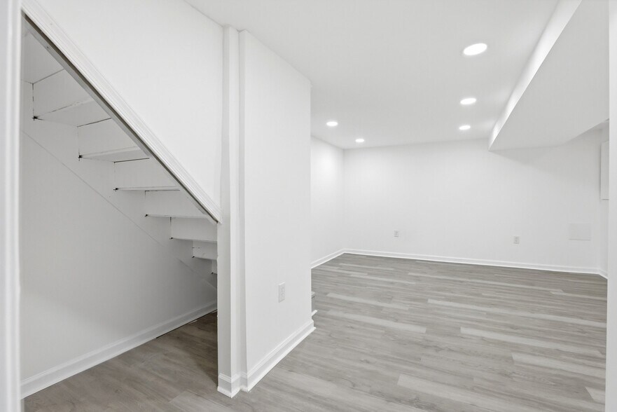 Building Photo - 318 Grovethorn Rd