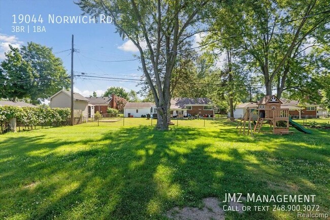 Building Photo - 19044 Norwich Rd