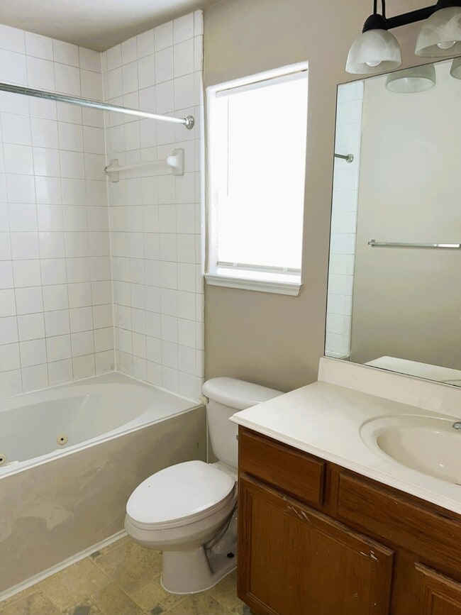 Building Photo - 34511 Park Green Dr