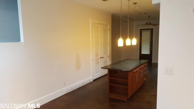 Building Photo - 210 Cody Ln
