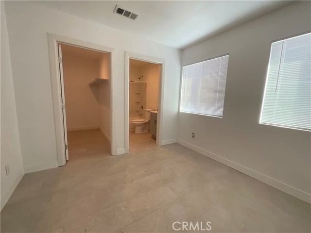 Building Photo - 17371 Queens Ln