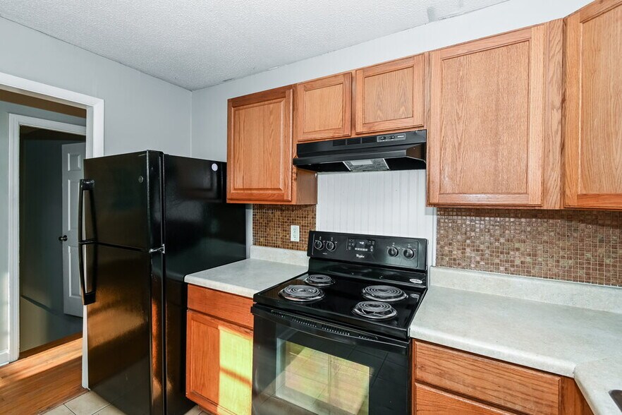 Building Photo - 3990 Rutgers Dr SW