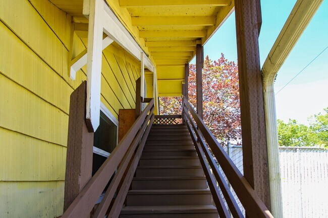 Building Photo - 310 16th St SE