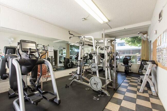 Building Photo - 1242 S Barrington Ave