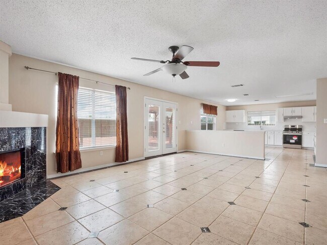 Building Photo - 2727 High Point Dr