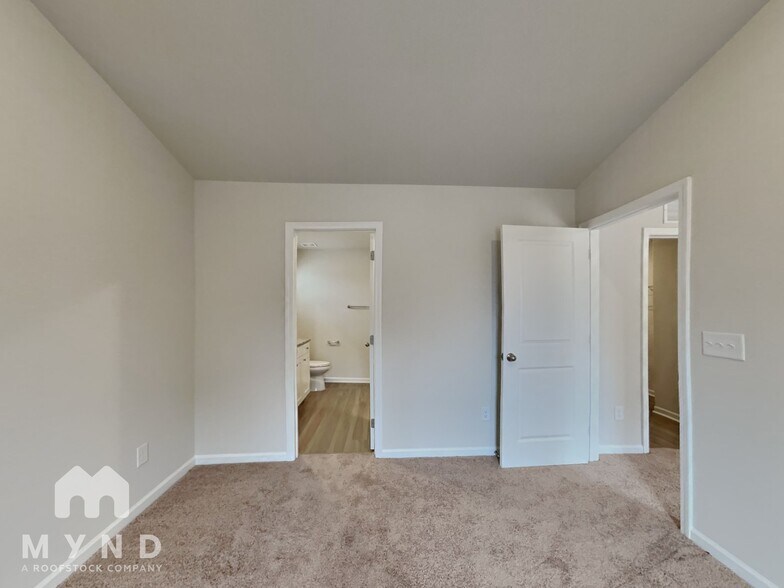 Building Photo - 62 Everglade Wy