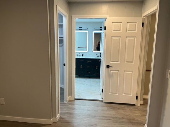 Building Photo - 3911 Victory Dr SW