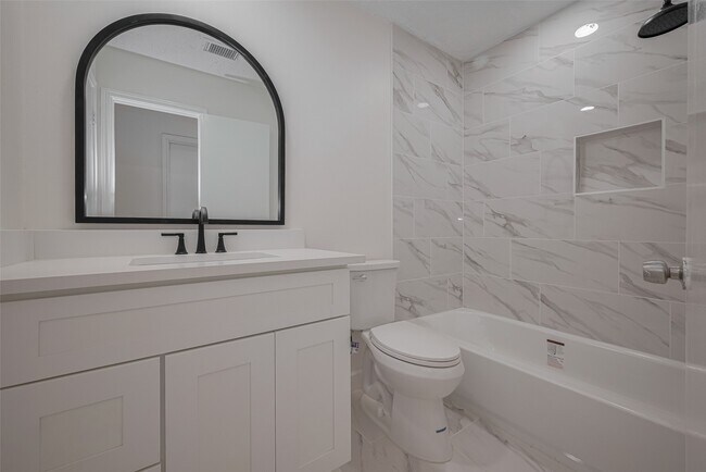 Building Photo - 16250 Rancho Blanco Dr