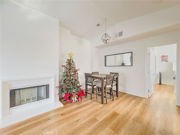 Building Photo - 141 Timbre