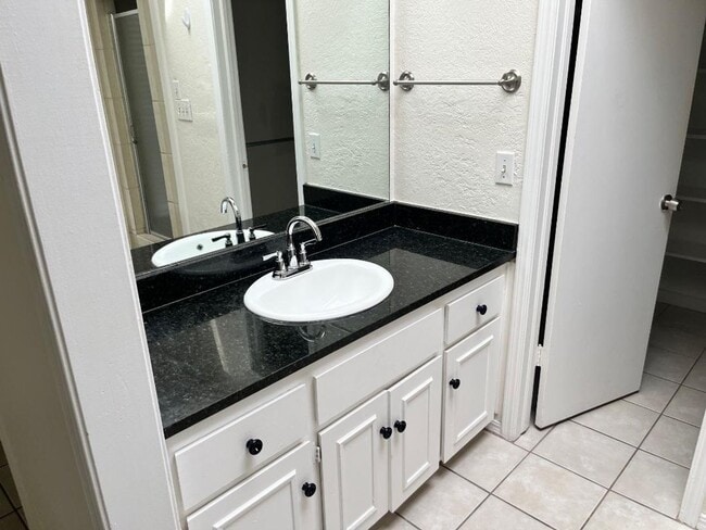 Building Photo - 3 Bed 2 Bath Home For Lease NOW!!