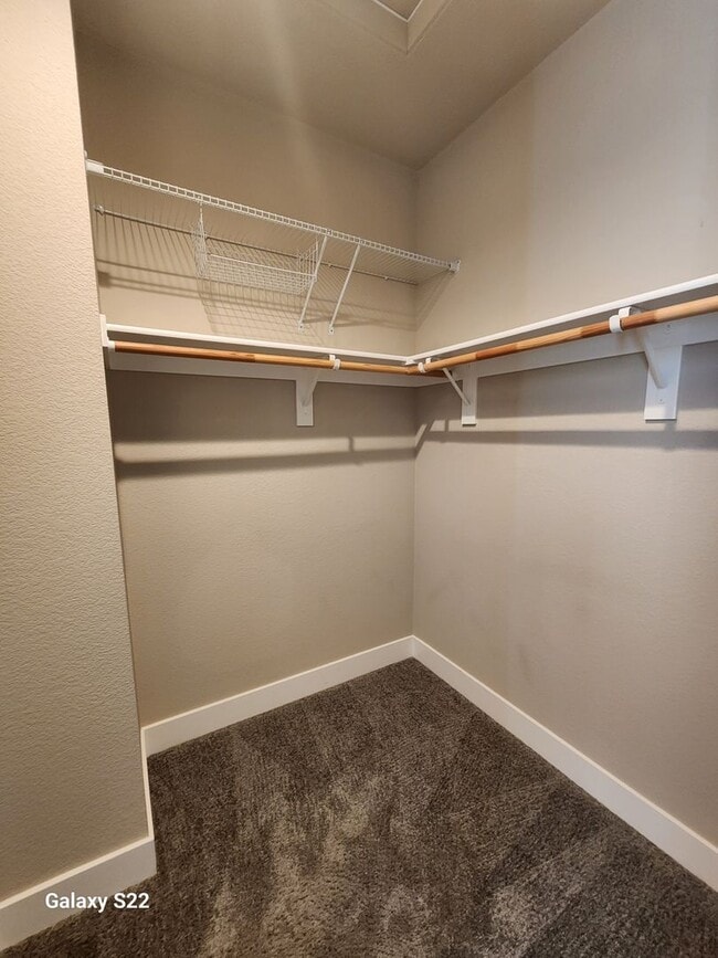 Building Photo - Beautiful two story home in the great neig...