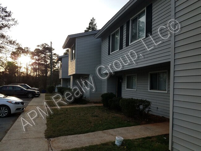 Building Photo - Cherry Hall Townhomes