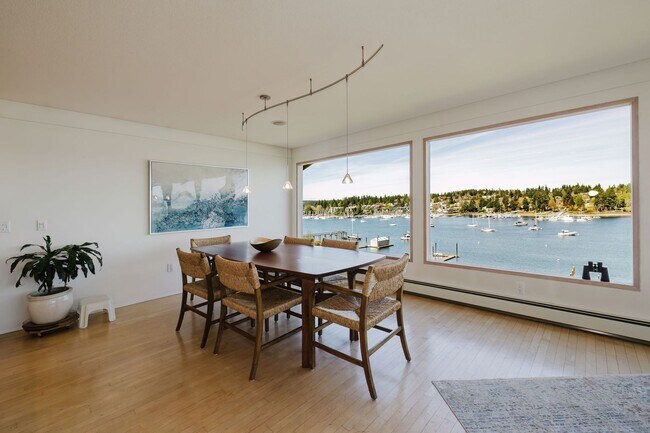 Building Photo - Furnished Bainbridge Island Waterfront Home with Incredible Views
