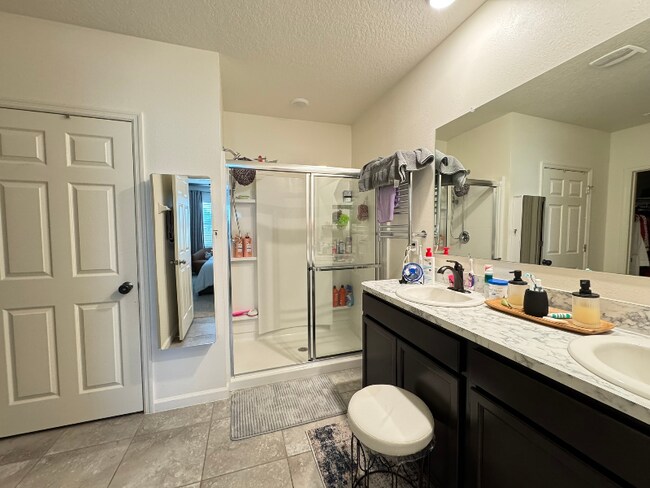 Building Photo - 4564 Magenta Isles Dr