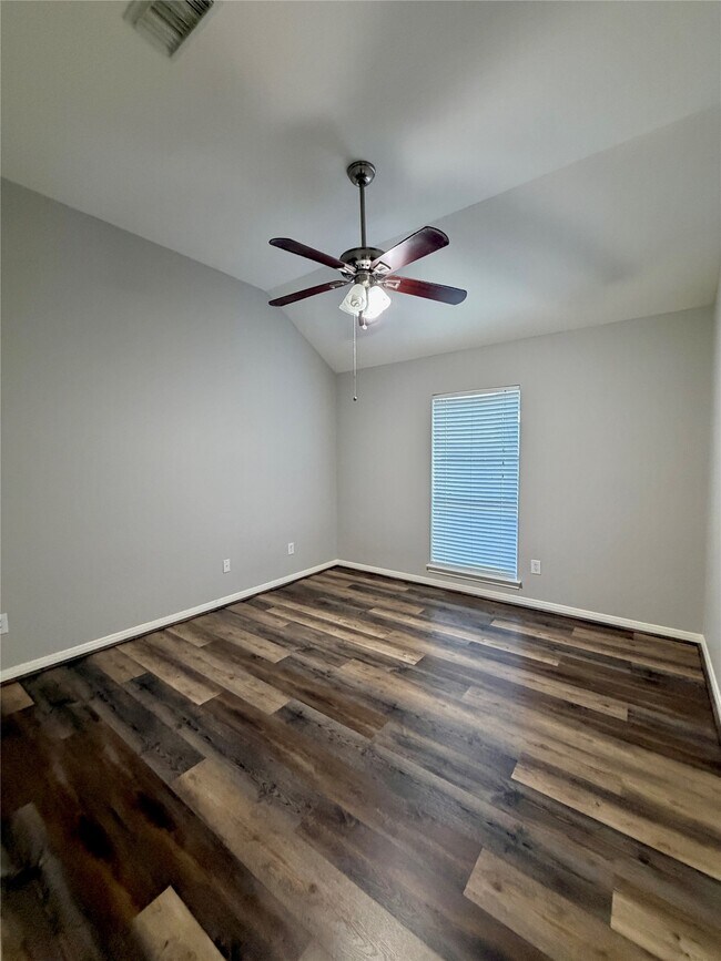 Building Photo - 1510 Flanders Field Ln