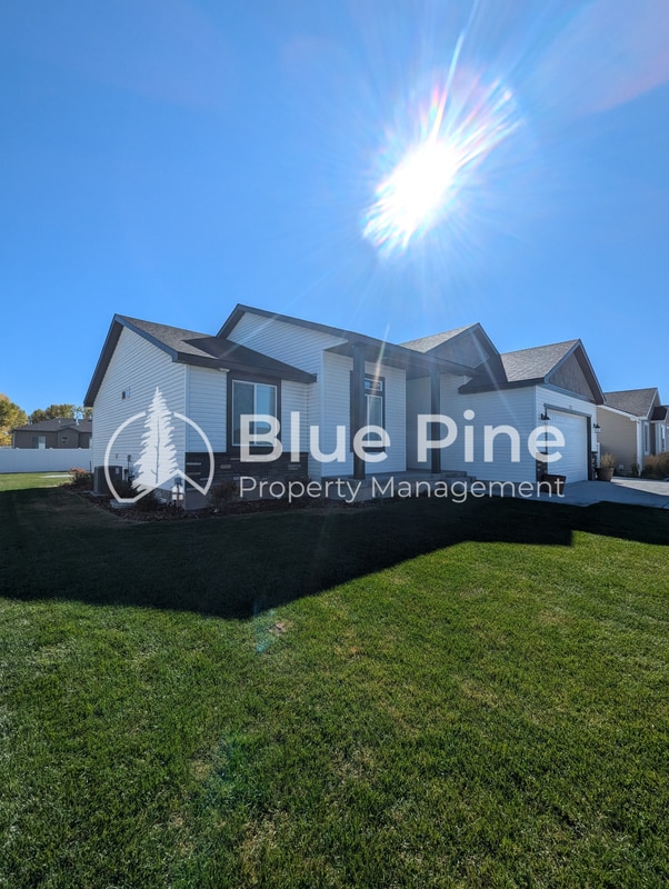 Building Photo - 4232 Athlen Wy