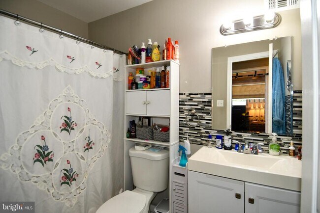 Building Photo - 5815 Arbroath Dr