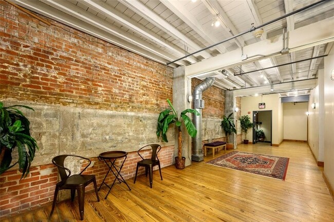 Building Photo - 1011 Wood St