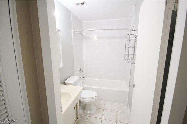 Building Photo - 20333 Detroit Rd