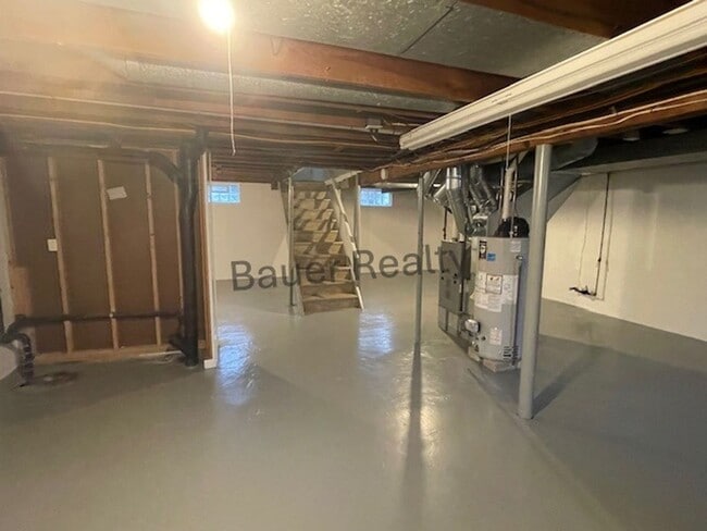 Building Photo - Immaculate Three Bedroom Home