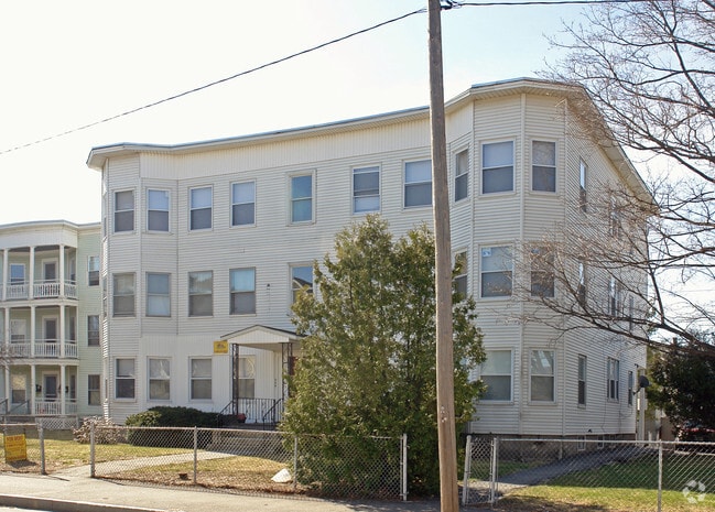 Building Photo - 213 Laurel