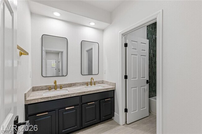 Building Photo - 29 Desert Highlands Dr