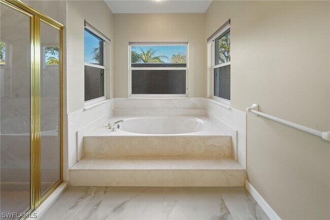 Building Photo - 128 Heritage Way