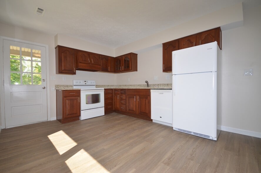 Building Photo - 9205 Foxtail Ct