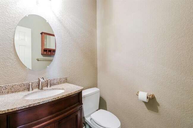Building Photo - 6308 Clairmont Dr