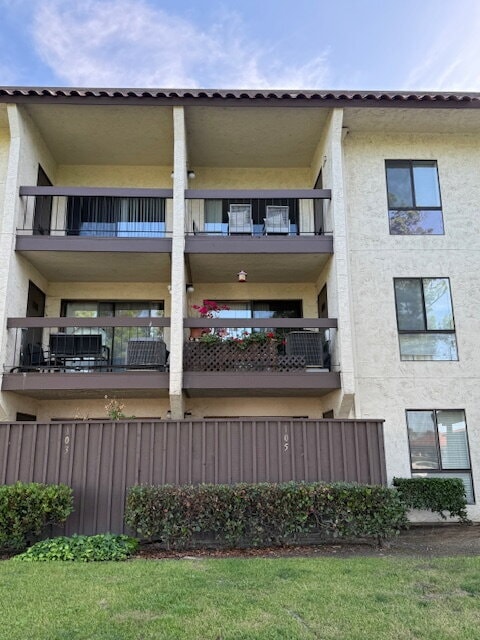 Building Photo - 39931 Cedar Blvd