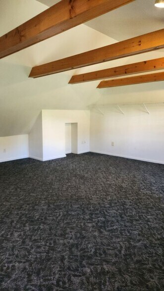 Building Photo - 1815 N 6th Ave