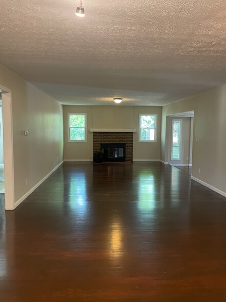 Building Photo - 1259 Denbigh Dr